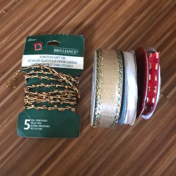 39-piece NWT BOGO holiday cards/envelopes & ribbon - Picture 11 of 13